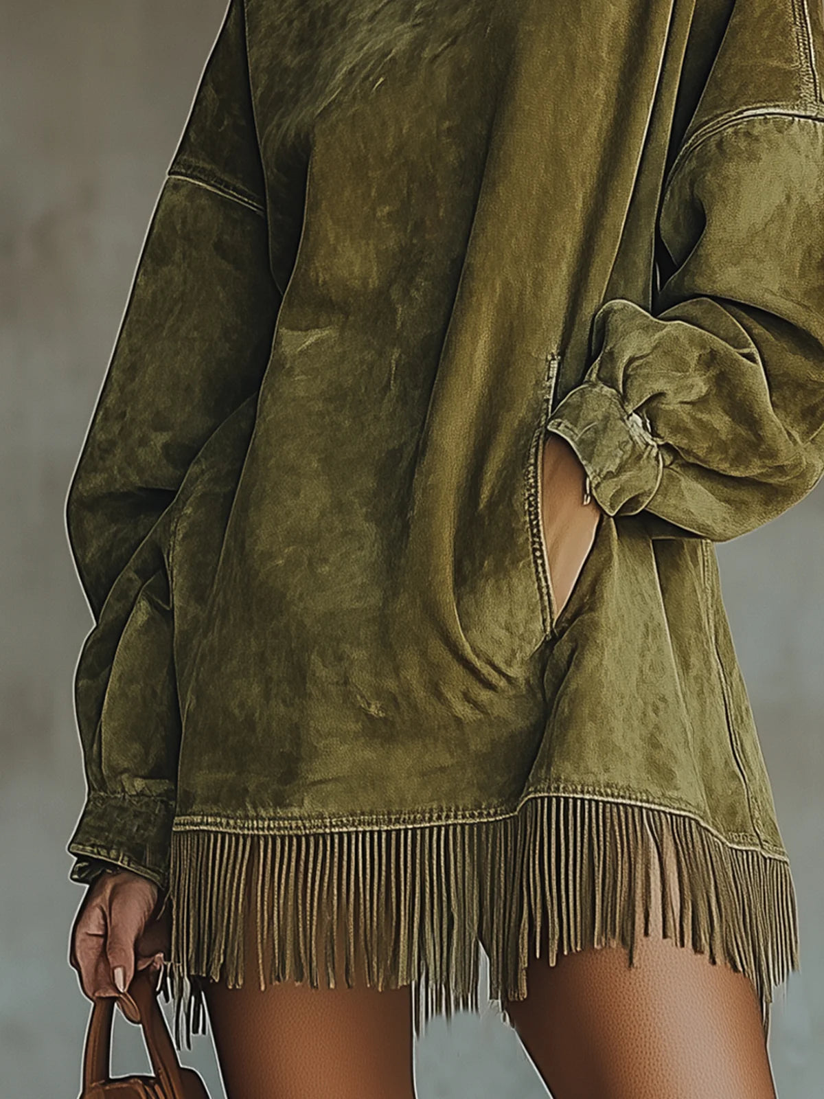 AMALIA ║ Abito scamosciato a collo alto con frange