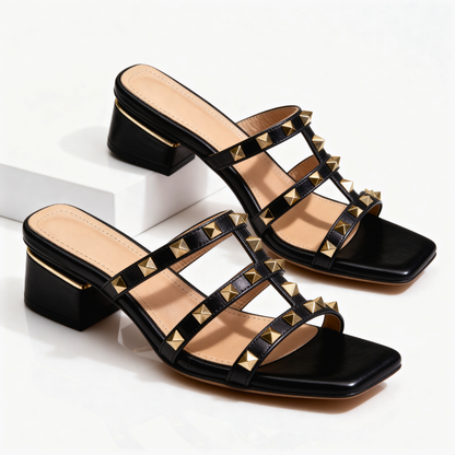 Lola | Sandali borchiati