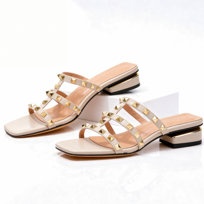 Lola | Sandali borchiati