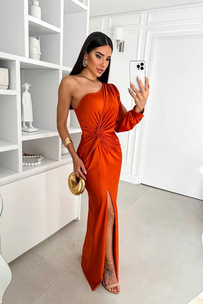 Camila║Vestido satinado de una manga