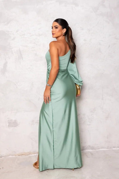 Camila║Vestido satinado de una manga