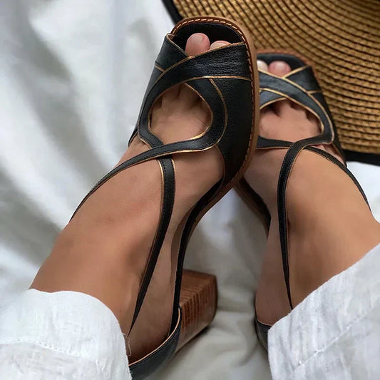 SANDALO ELEGANTE CON CINTURINI INCROCIATI