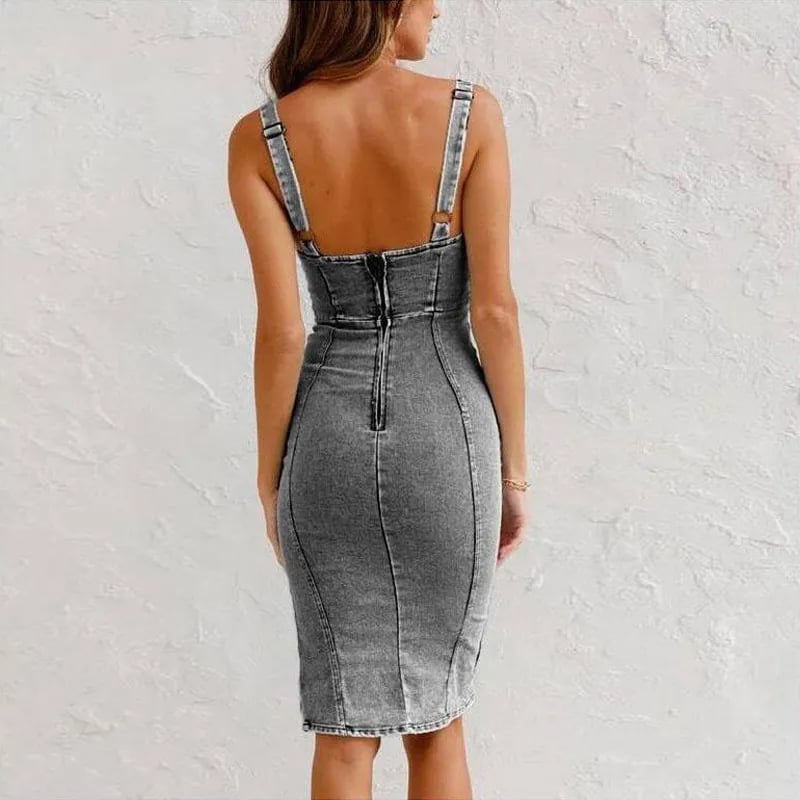 Vestito aderente in denim con bretelle regolabili e scollo a U