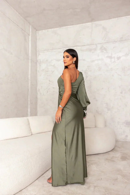 Camila║Vestido satinado de una manga