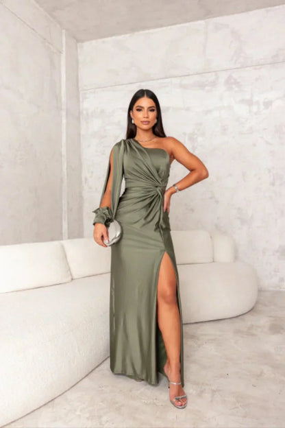 Camila║Vestido satinado de una manga